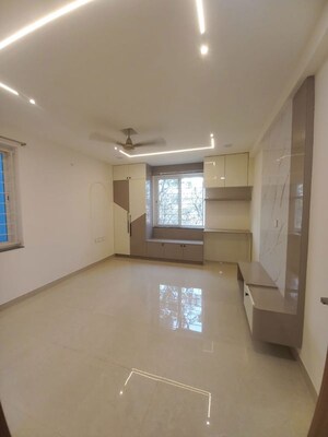 Room in 3 BHK Apartment at Jayabheri The Nirvana, Gopanpally – for Rent
