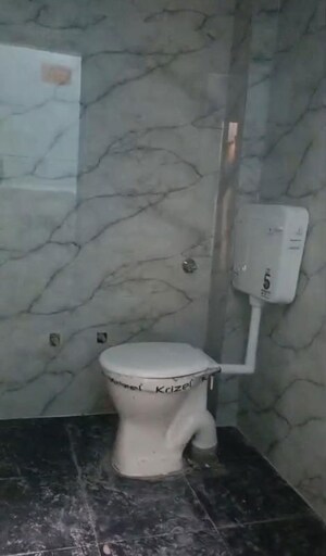 Attached Bathroom in 1 BHK Independent House at Bhawrasla – for Sale