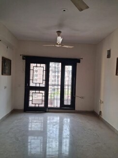 3 BHK + Study Room Apartment For Rent in BPTP Discovery Park