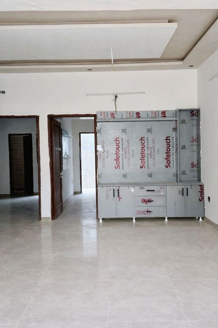 Room, ambala highway 4 Bedroom 115 Sq.Yd. Independent House In Ambala Highway Zirakpur 10324246