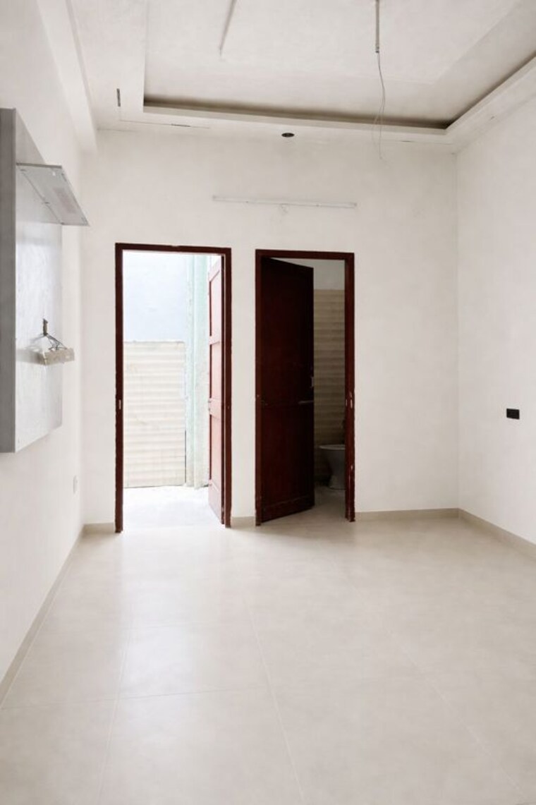 Room, ambala highway 4 Bedroom 115 Sq.Yd. Independent House In Ambala Highway Zirakpur 10324246