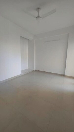 Room in 3 BHK Apartment at Paramount Emotions, Sector 1 Greater Noida – for Sale