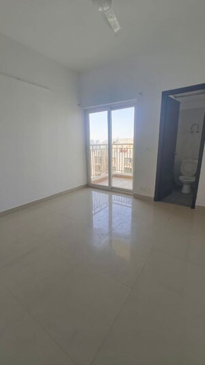 Room in 3 BHK Apartment at Paramount Emotions, Sector 1 Greater Noida – for Sale