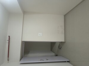 Room in 1 BHK Apartment at Sion – for Rent