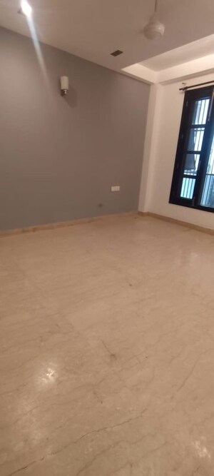 Bedroom in 3 BHK Builder Floor at Greater Kailash Part 3 – for Rent