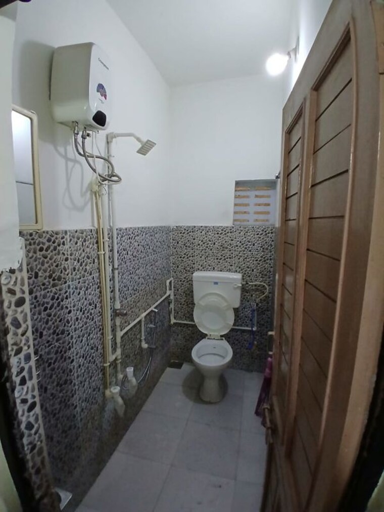 Bathroom, satellite 3 Bedroom 1890 Sq.Ft. Villa In Satellite Ahmedabad 10327235