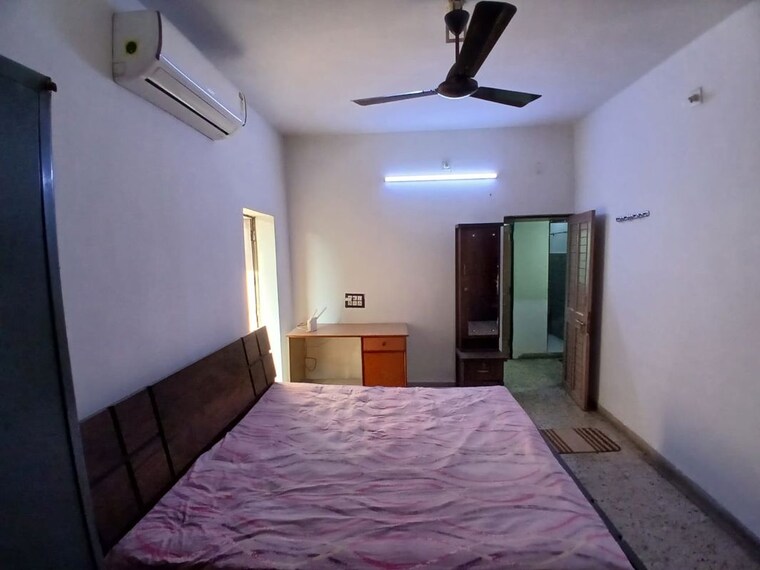 Bedroom, satellite 3 Bedroom 1890 Sq.Ft. Villa In Satellite Ahmedabad 10327235