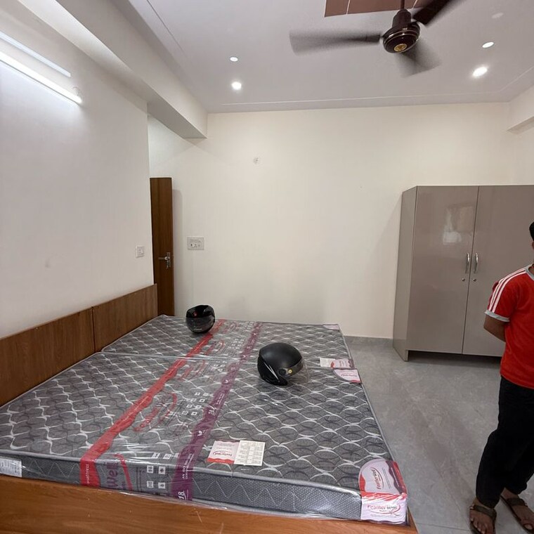 Bedroom, sector 18 1 RK 150 Sq.Ft. Builder Floor In Sector 18 Gurgaon 10327274