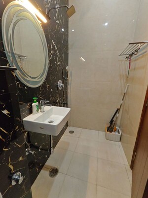 Team Area in 2 BHK Builder Floor at Sushant Lok I – for Rent