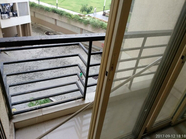 Balcony, rosa-gardenia 1 Bedroom 400 Sq.Ft. Apartment In Ghodbunder Road Thane 10327281