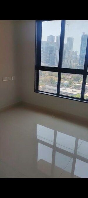 Room in 2 BHK Apartment at Parel – for Rent