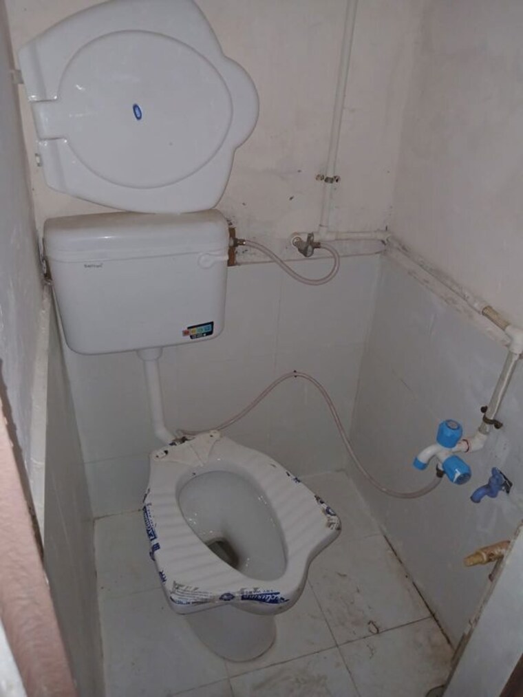 Bathroom, satellite 2 Bedroom 1150 Sq.Ft. Apartment In Satellite Ahmedabad 10327298