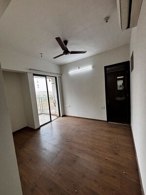 Room in 2 BHK Apartment at Lodha Lakeshore Greens, Dombivli East – for Rent