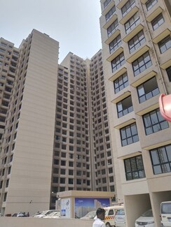 2 BHK + Store Room Apartment For Rent in Parel