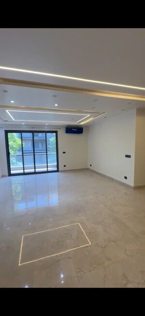 4 BHK Builder Floor For Rent in Sector 27