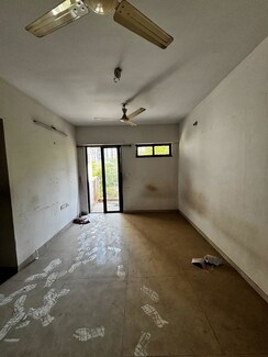 1.5 BHK + Pooja Room,Extra Room Apartment For Sale in Lodha Lakeshore Greens