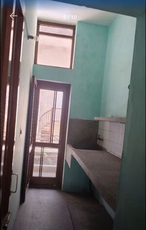 Building Lobby in 1 RK Builder Floor at Sector 61 – for Rent