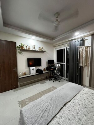 Bedroom in 2 BHK Builder Floor at Sector 40 – for Rent