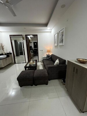 Living Room in 2 BHK Builder Floor at Sector 40 – for Rent