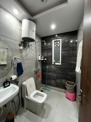 Bathroom in 2 BHK Builder Floor at Sector 40 – for Rent