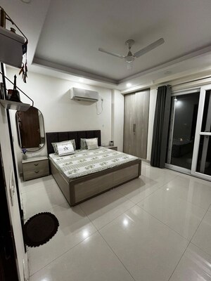 Master Bedroom in 2 BHK Builder Floor at Sector 40 – for Rent