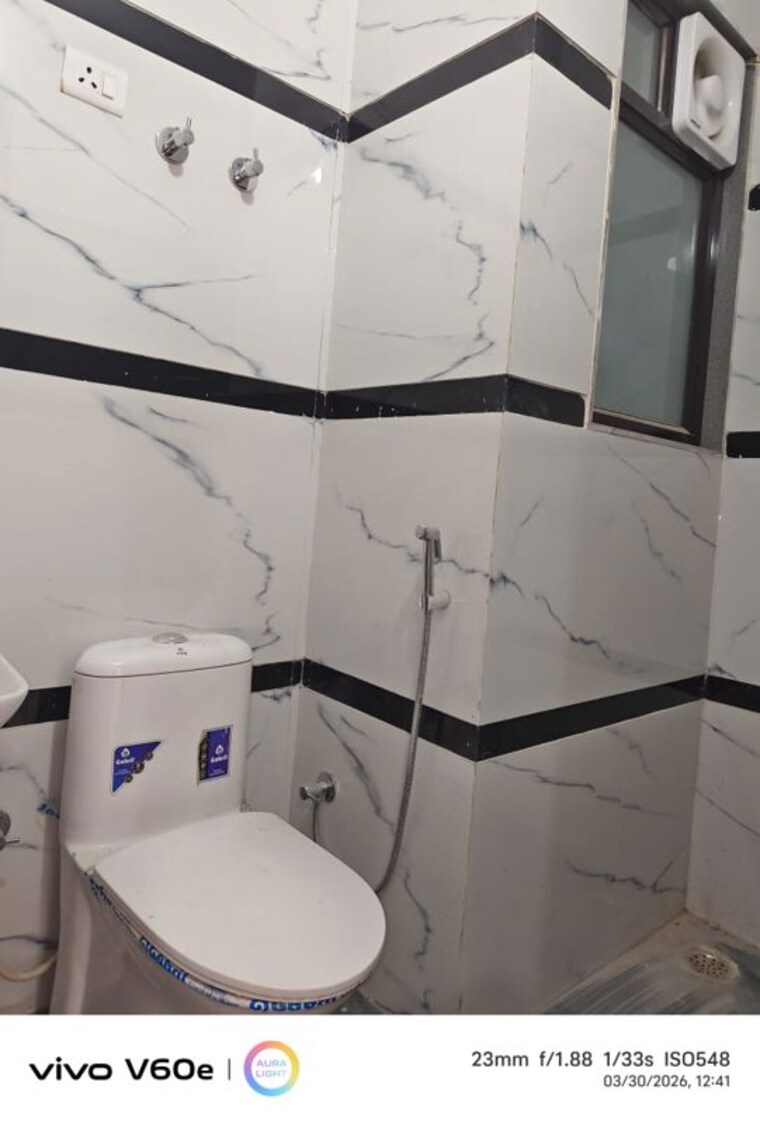 Bathroom, patel nagar 2 Bedroom 1500 Sq.Ft. Builder Floor In Patel Nagar Gurgaon 10327411