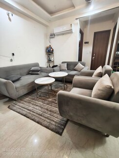2 BHK + Study Room Builder Floor For Rent in Old DLF