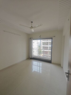 Room in 2 BHK Apartment at Rattan Icon, Seawoods Sector 50 – for Rent