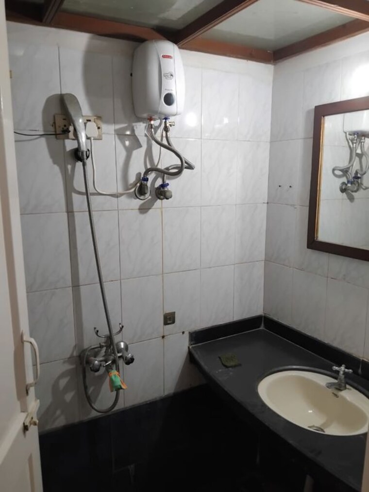Bathroom, powai-himalaya-chs 2 Bedroom 1000 Sq.Ft. Apartment In Powai Mumbai 10327486