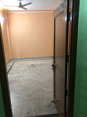 Room in 2 BHK Builder Floor at Sector 37 Greater Noida – for Rent