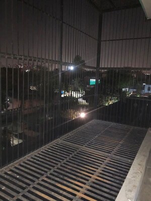 Swimming Pool in 2 BHK Builder Floor at Sector 37 Greater Noida – for Rent