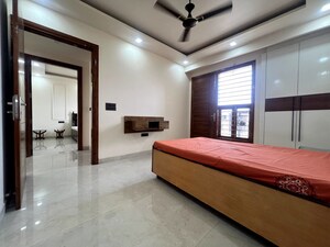 Room in 2 BHK Builder Floor at Sector 37c – for Rent