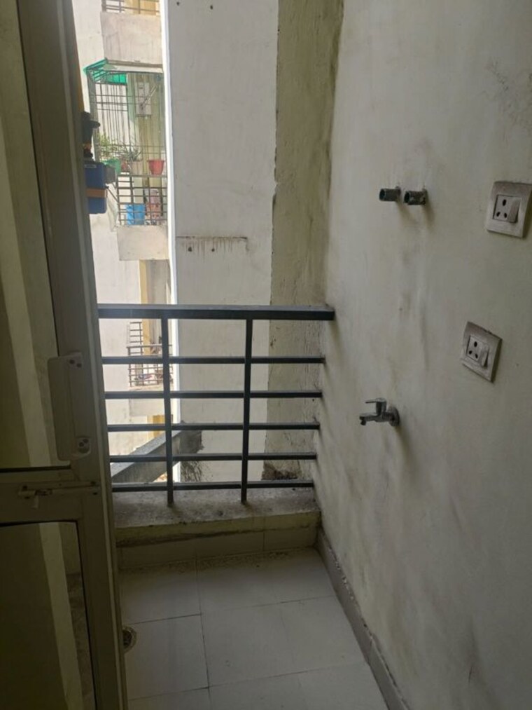 Balcony, assotech-windsor-court 3.5 Bedroom 1645 Sq.Ft. Apartment In Sector 78 Noida 10327520