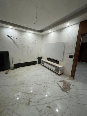 Room in 2 BHK Builder Floor at Gandhi Colony – for Rent