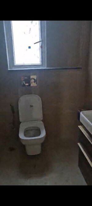 Bathroom in 2.5 BHK Apartment at Smart World Orchard, Sector 61 – for Sale