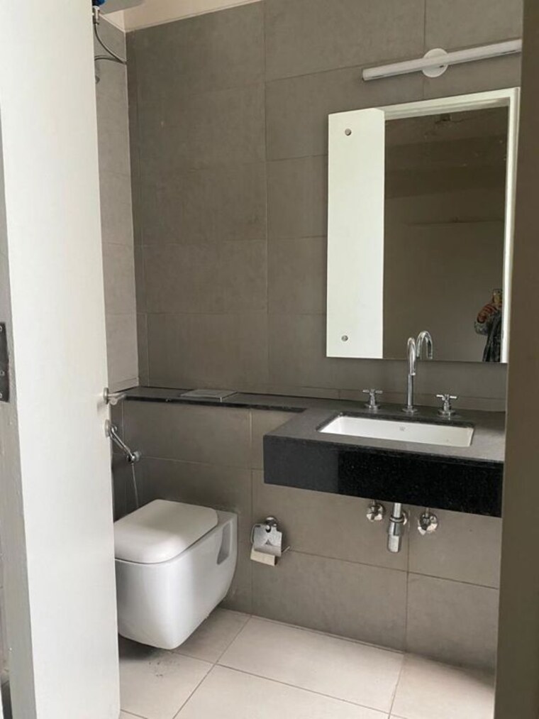 Bathroom, ireo-victory-valley 5 Bedroom 4600 Sq.Ft. Apartment In Sector 67 Gurgaon 10327570