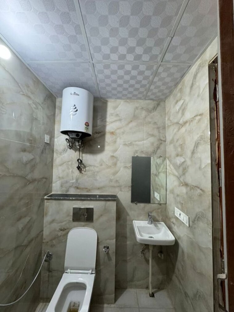 Bathroom, medi city 1 Bedroom 700 Sq.Ft. Builder Floor In Medi City Gurgaon 10327588