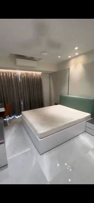 Team Area in 3 BHK Apartment at Ajmera Beverly Hills and Royal Empire, Andheri West – for Rent