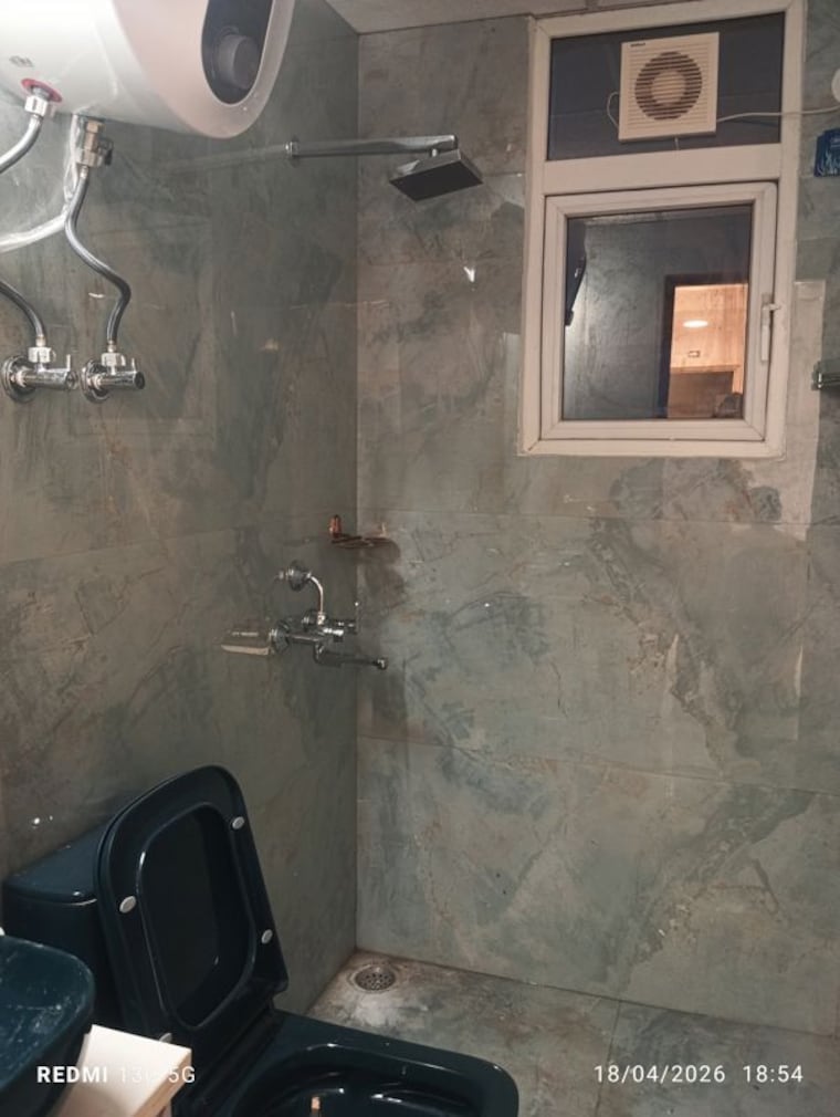 Bathroom, signature-global-prime-phase-2 2 Bedroom 1200 Sq.Ft. Apartment In Sector 63a Gurgaon 10327551