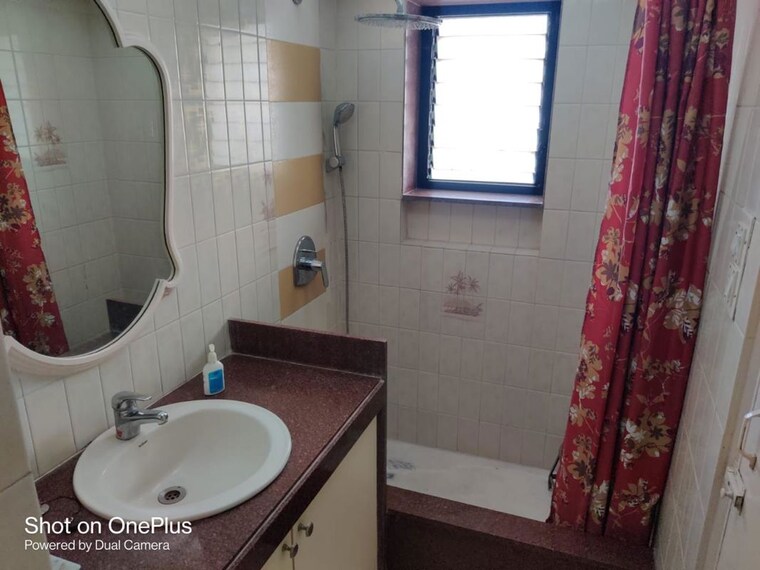Bathroom, jolly-maker-apartment 2 Bedroom 1615 Sq.Ft. Apartment In Cuffe Parade Mumbai 10327056