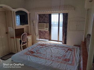Bedroom in 2 BHK Apartment at Jolly Maker Apartment, Cuffe Parade – for Rent