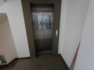 Room in 3 BHK Builder Floor at Greater Kailash Part 3 – for Rent