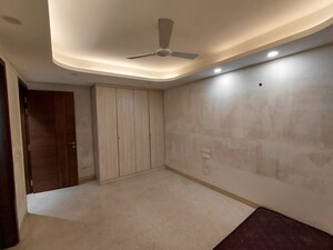 Room in 3 BHK Builder Floor at Greater Kailash Part 3 – for Rent