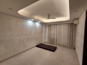 Room in 3 BHK Builder Floor at Greater Kailash Part 3 – for Rent