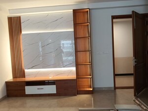 Room in 2.5 BHK Apartment at Prestige Woodland Park, Cooke Town – for Rent