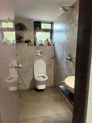 Bathroom in 1 BHK Apartment at Seven Bunglow – for Rent