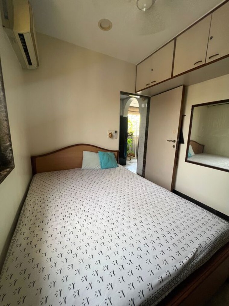 Bedroom, seven bunglow 1 Bedroom 500 Sq.Ft. Apartment In Seven Bunglow Mumbai 10327622