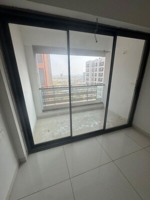 Room in 3 BHK Apartment at Sargasan – for Rent