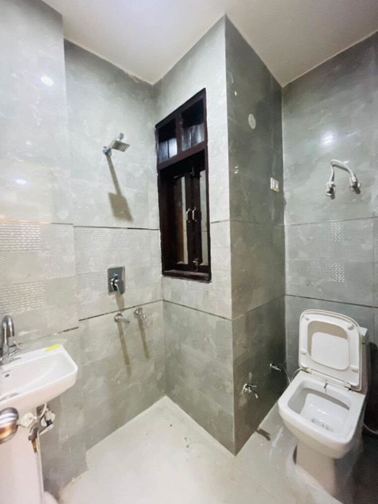 Bathroom, dwarka mor 2 Bedroom 600 Sq.Ft. Builder Floor In Dwarka Mor Delhi 10327670