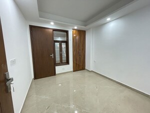 Room in 2 BHK Builder Floor at Saket – for Rent